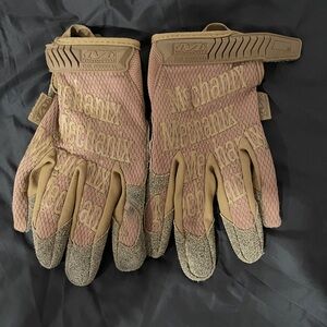 [SOLD] Coyote Tan Mechanix Spec Operator Gloves